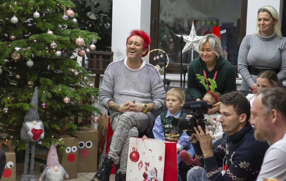 [ZDJĘCIA] Michał Wiśniewski odwiedził bytomski dom dziecka