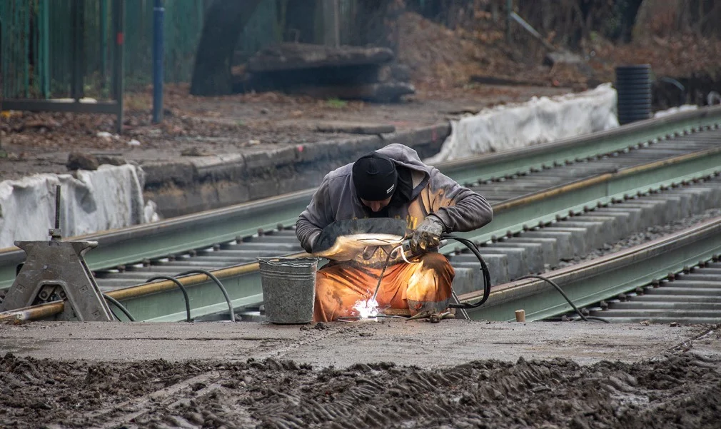 Wydłużenie prac na torowisku tramwajowym przy ul. Powstańców Warszawskich