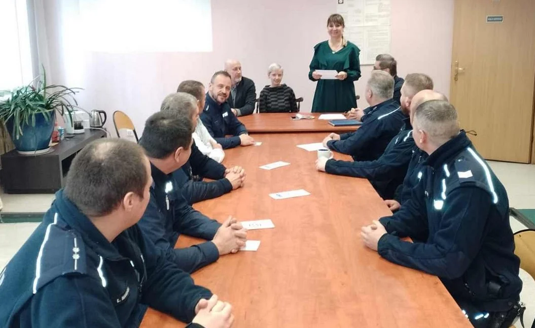 Policjanci spotkali się z kuratorami w Miechowicach