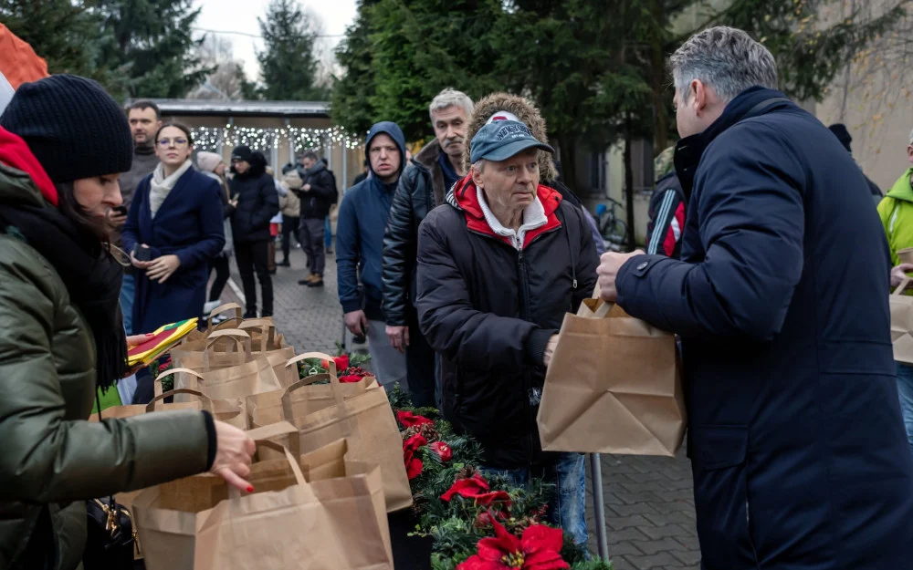 [FOTO] Fundacja Petralana zorganizowała piątą wigilię dla bezdomnych