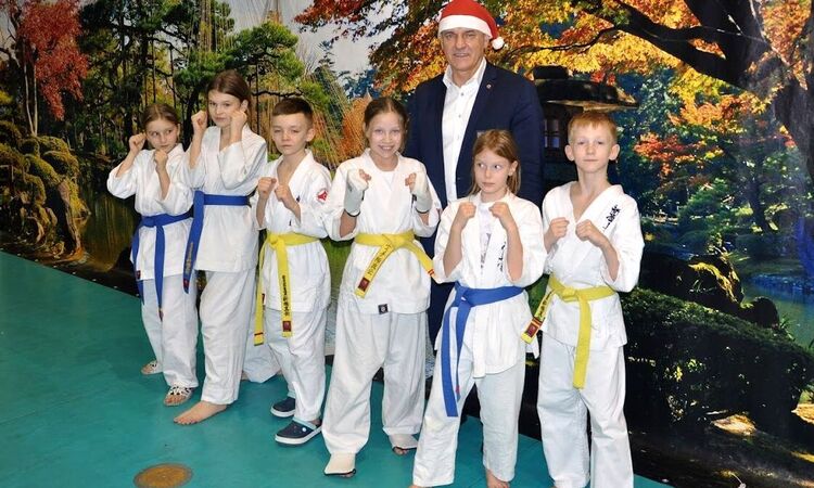Mikołajkowy Turniej Karate w Sosnowcu. Sprawdź wyniki!