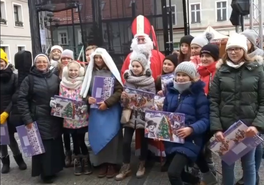 Biuro św. Mikołaja uruchomione. Dary mozna przekazywać do 17 grudnia. Jak to zrobić?
