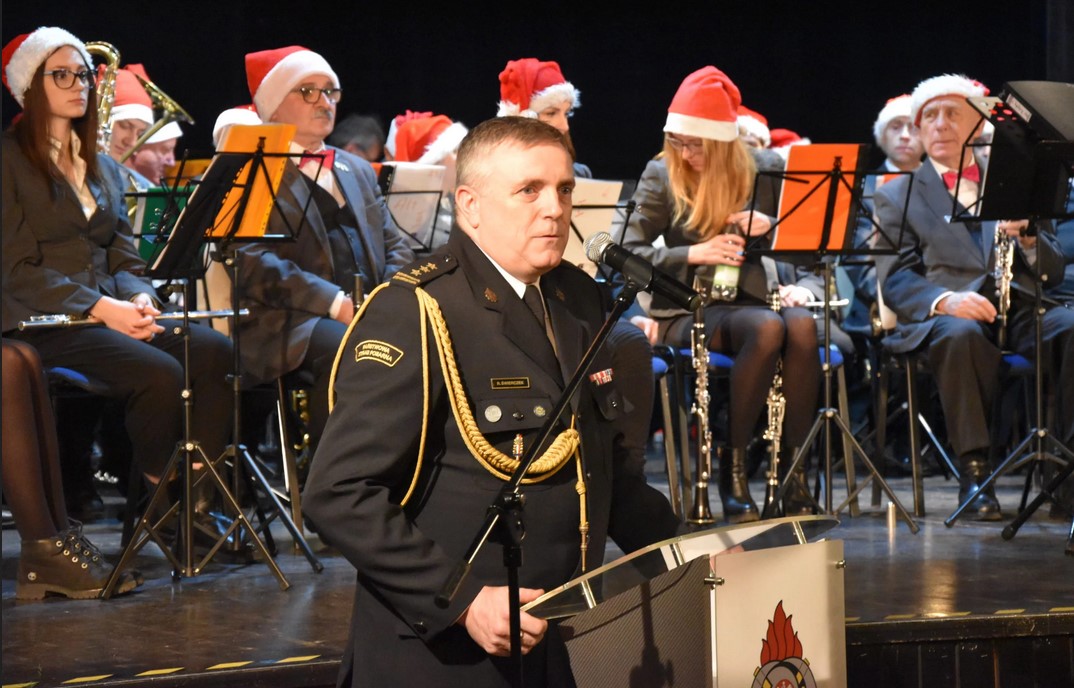 Przedświąteczne spotkanie ze strażakami w mikołowskim MDK