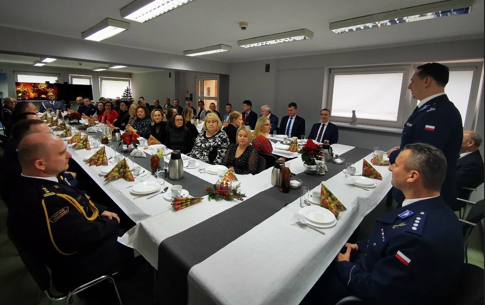 Mikołowscy policjanci zorganizowali przedświąteczne spotkanie opłatkowe