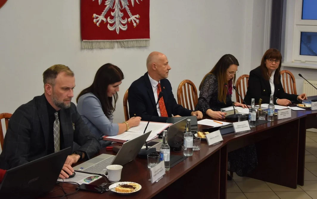 Za nami ostatnia w tym roku sesja Rady Powiatu. Budżet oraz plan pracy Rady i Komisji