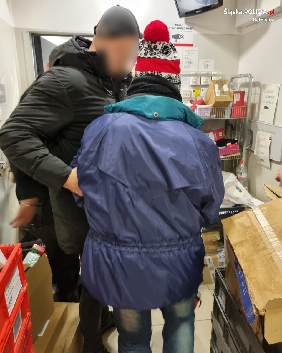 Policjanci po służbie zatrzymali sprawcę rozboju