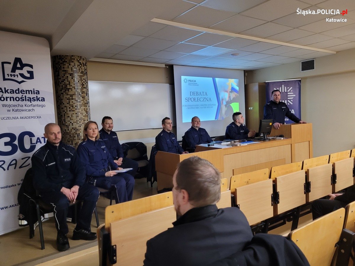 Debata z mieszkańcami Piotrowic i Ochojca