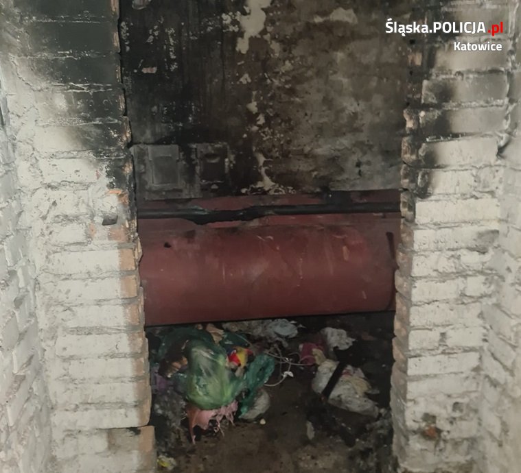 Policjant ewakuował mieszkańców z budynku, w którym wybuchł pożar