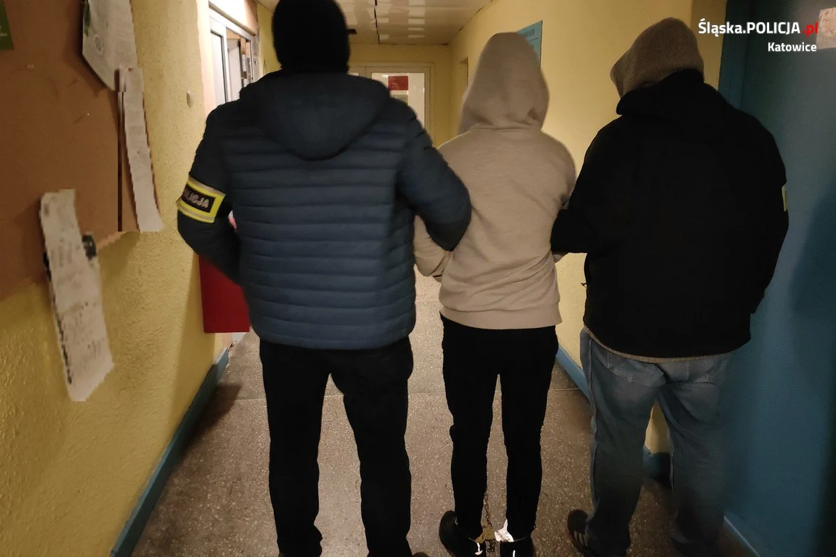 Areszt za zabójstwo i zbezczeszczenie zwłok ojca