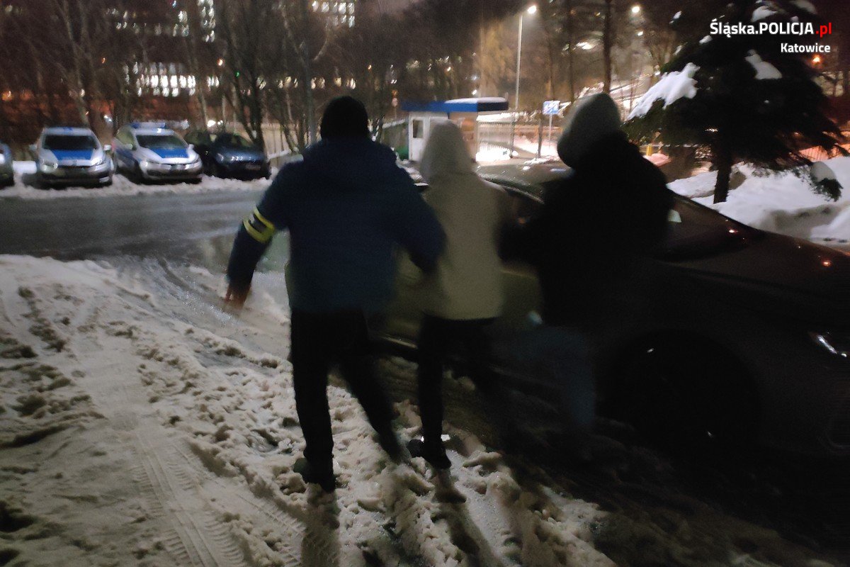 Areszt za zabójstwo i zbezczeszczenie zwłok ojca