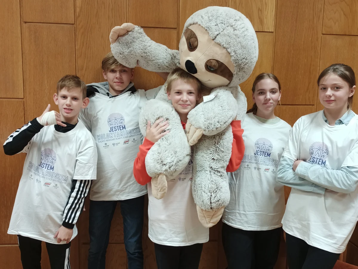 Młodzież z Chorzowa, która uczestniczy w projekcie Śląska Akademia Kompetencji Społecznych