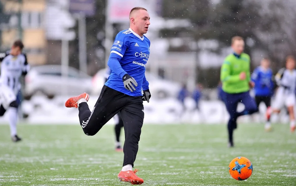 Niebiescy znów zaczęli trenować. W połowie grudnia zmierzą się z Legią Warszawa