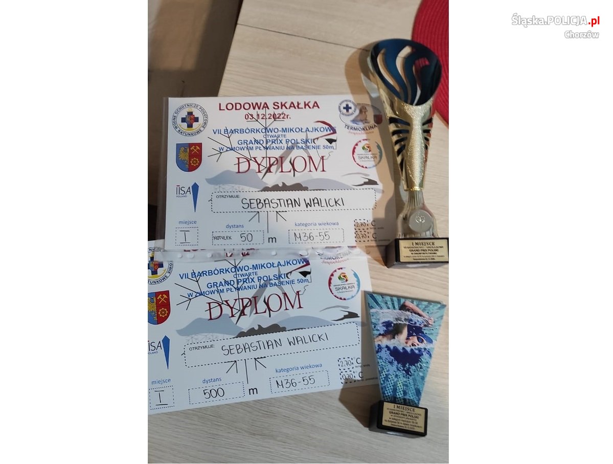 Chorzowski policjant z pucharami