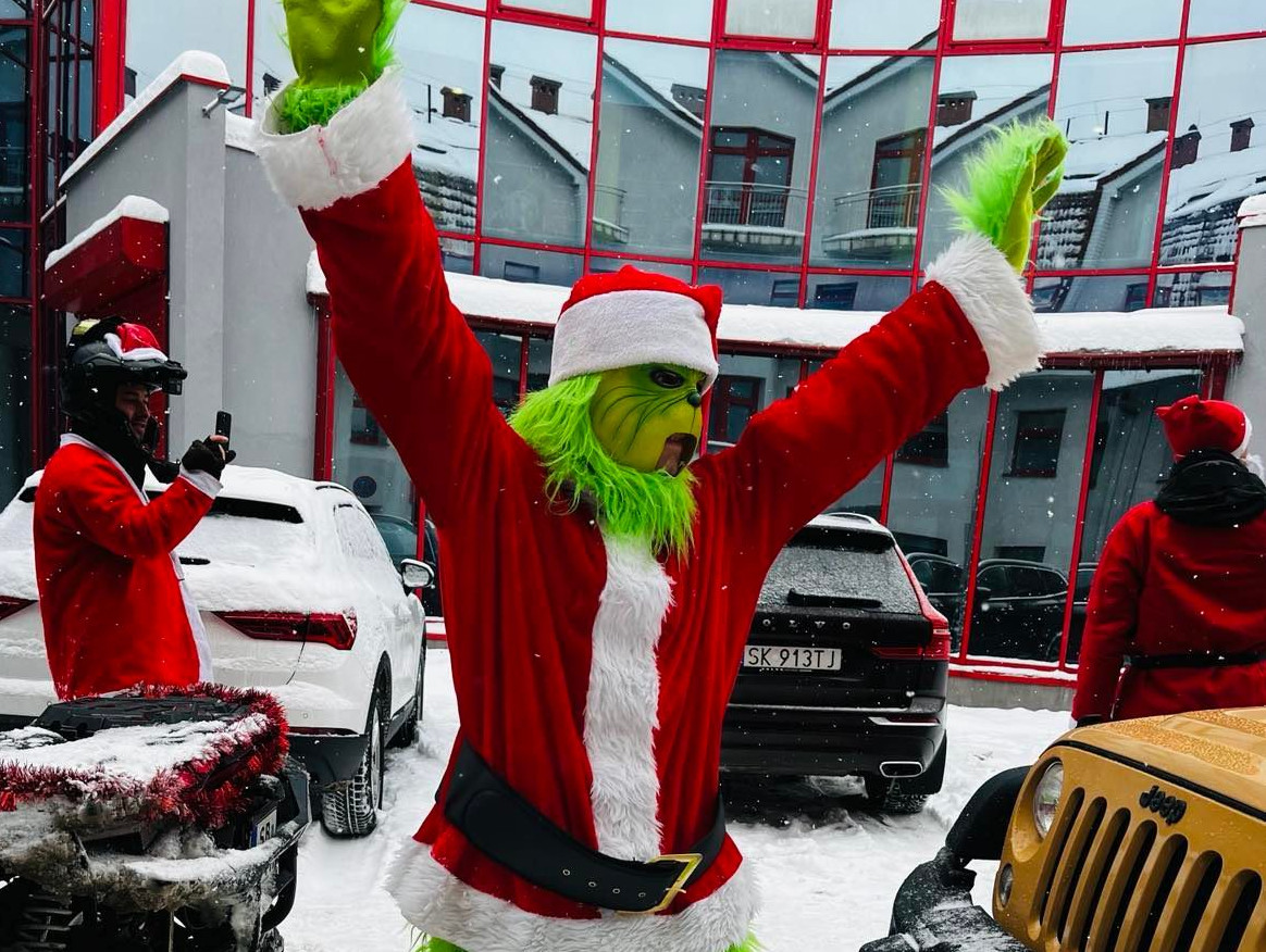 Wizyta MotoMikołajów w chorzowskim szpitalu dziecięcym