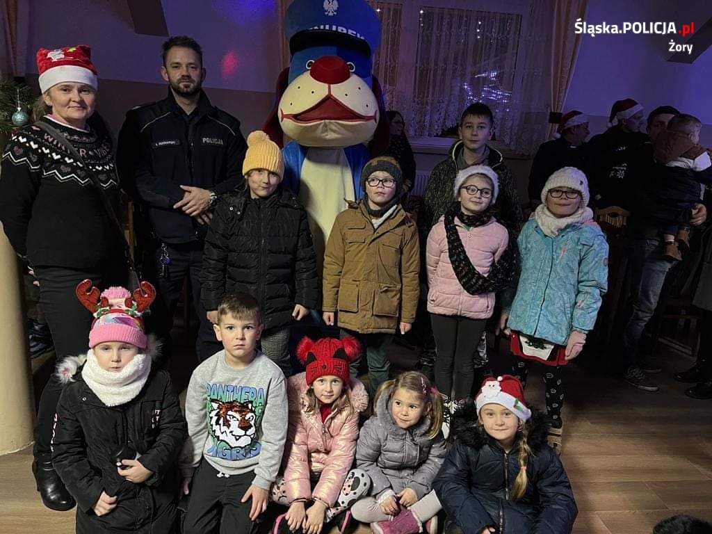 Mikołajkowa ekipa w dzielnicy Rój 4