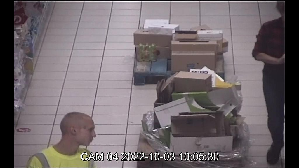 Rozpoznajesz tych mężczyzn? Policja prosi o kontakt