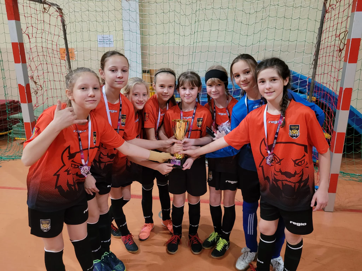 Drugie miejsce drużyny U11 Tygrysków na turnieju Mundialito