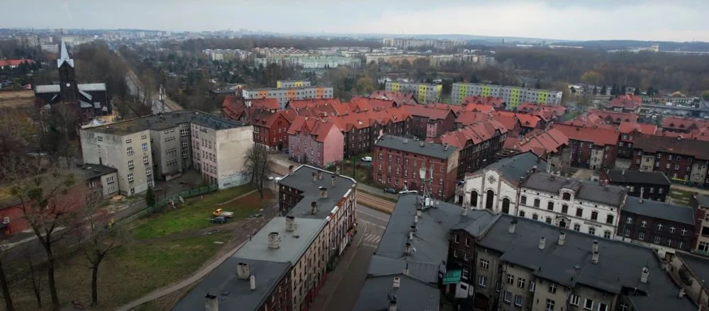 Twórcy kanału urbexowego odwiedzają Lipiny. Sprawdzają, czy rzeczywiście są niebezpieczne