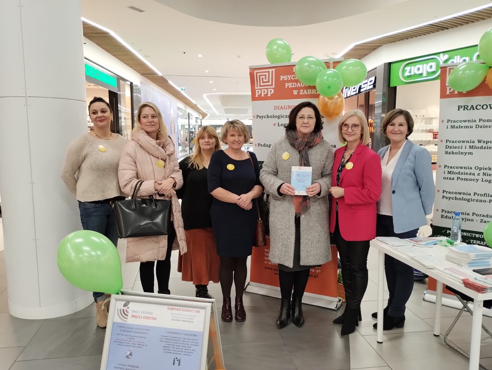 Happening w ramach kampanii "Mniej ekranu – więcej dziecka"