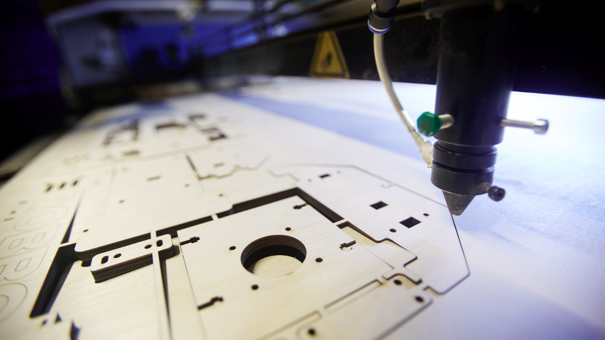 Jakie są zalety wycinania laserem?