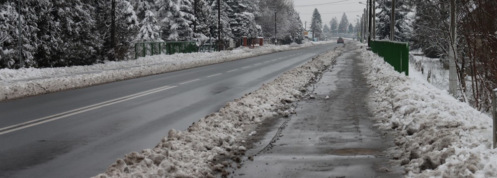 Obowiązek uprzątnięcia zanieczyszczeń wzdłuż posesji