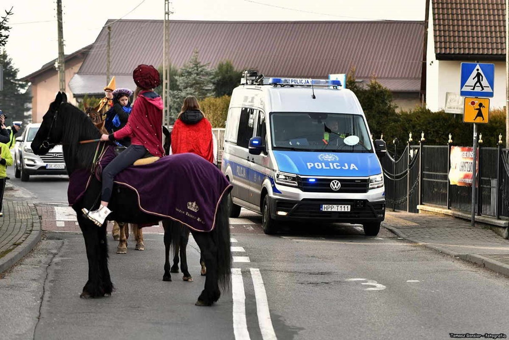 Policjanci zabezpieczyli orszak Trzech Króli