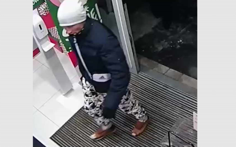 Wiesz coś o kradzieży lub rozpoznajesz mężczyznę ze zdjęć? Powiadom Policję!