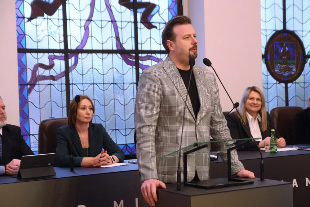 Zmiany w budżecie uchwalone. Sprawdź projekty uchwał
