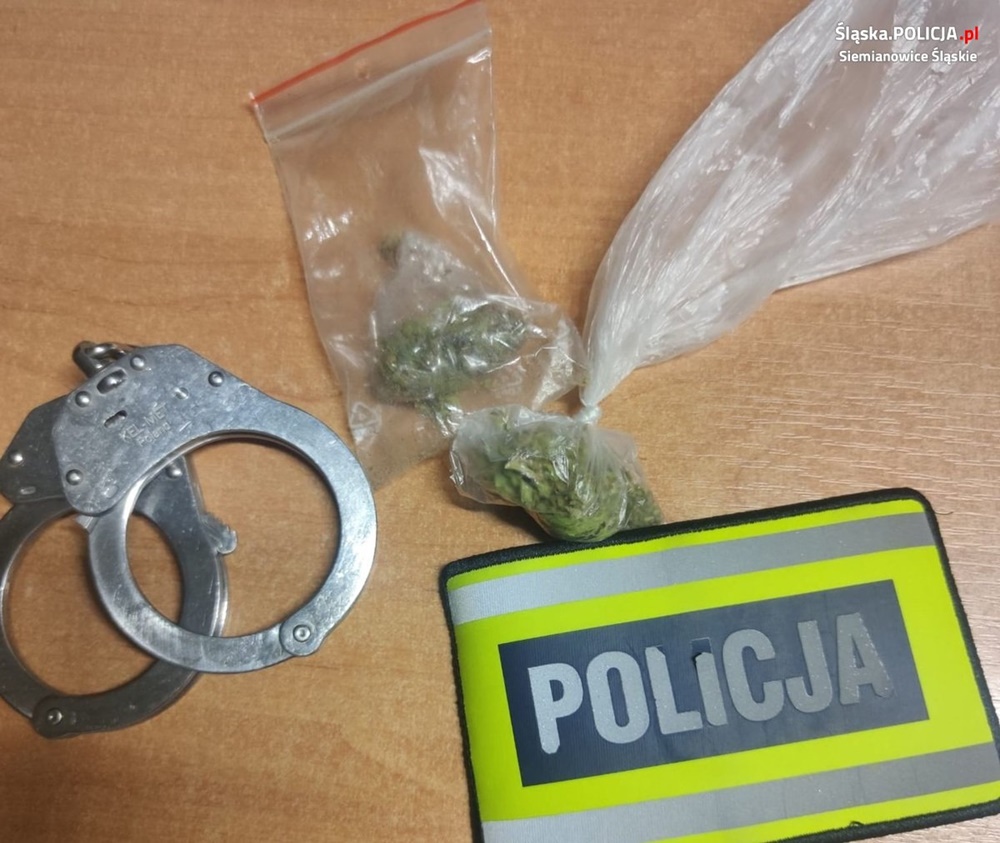 Poszukiwany wpadł w towarzystwie kolegów. Posiadał przy sobie marihuanę!