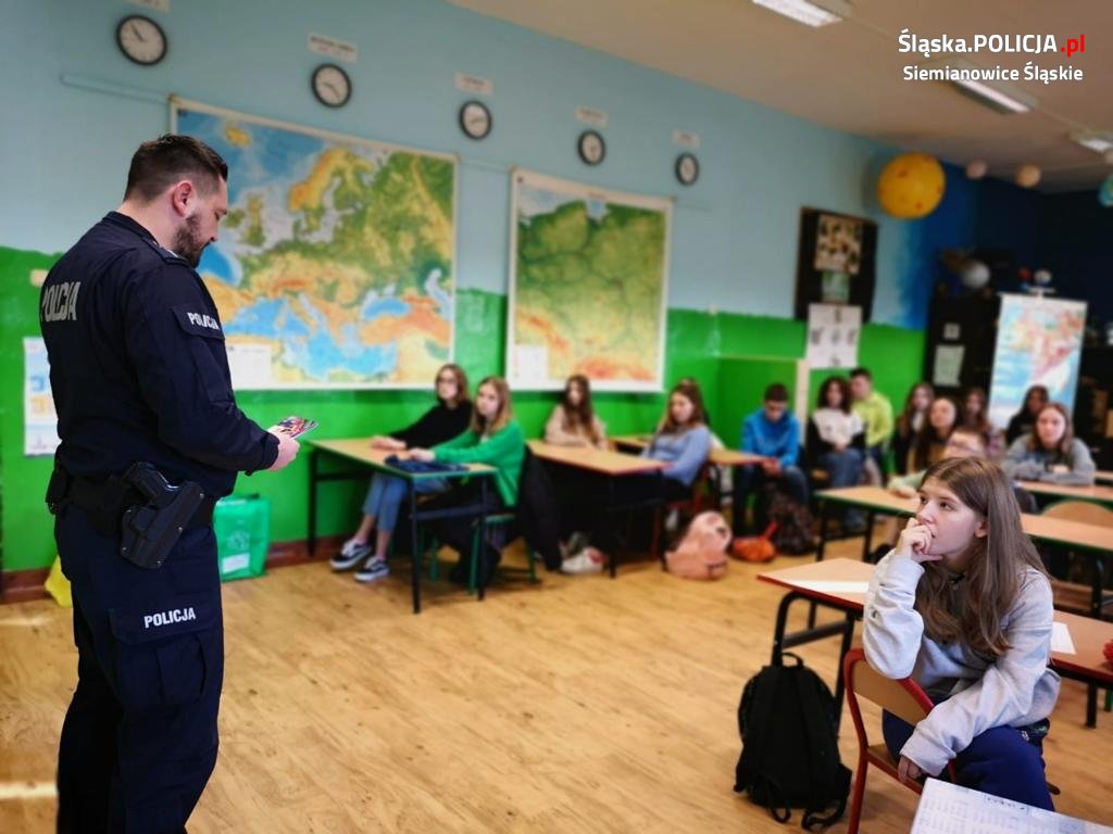 Policjanci spotykają się z wolontariuszami WOŚP