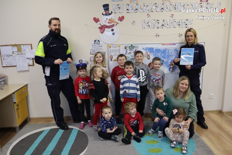 Bezpieczne ferie z piekarskimi policjantami. Przypomnienie o zasadach bezpieczeństwa