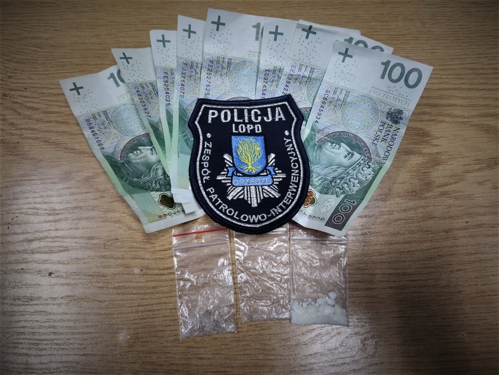 Zatrzymany podczas nocnej przechadzki odpowie za posiadanie narkotyków!