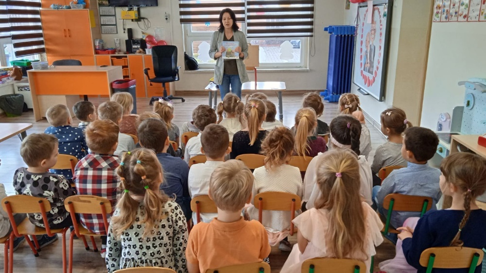 Biblioteka z wizytą w Oddziale Przedszkolnym w Orzeszu Zazdrości