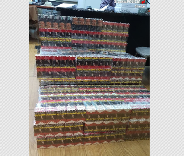 Kontrabanda w jednej z wiosek. Policjanci zabezpieczyli papierosy z przemytu