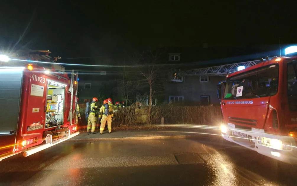 Pożar domu w Bytomiu. Strażacy znaleźli częściowo zwęglone zwłoki