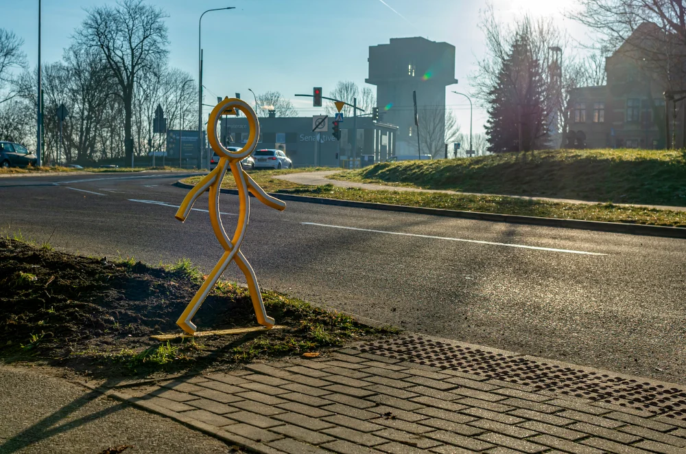 W 10 lokalizacjach staną odblaskowe sylwetki pieszych