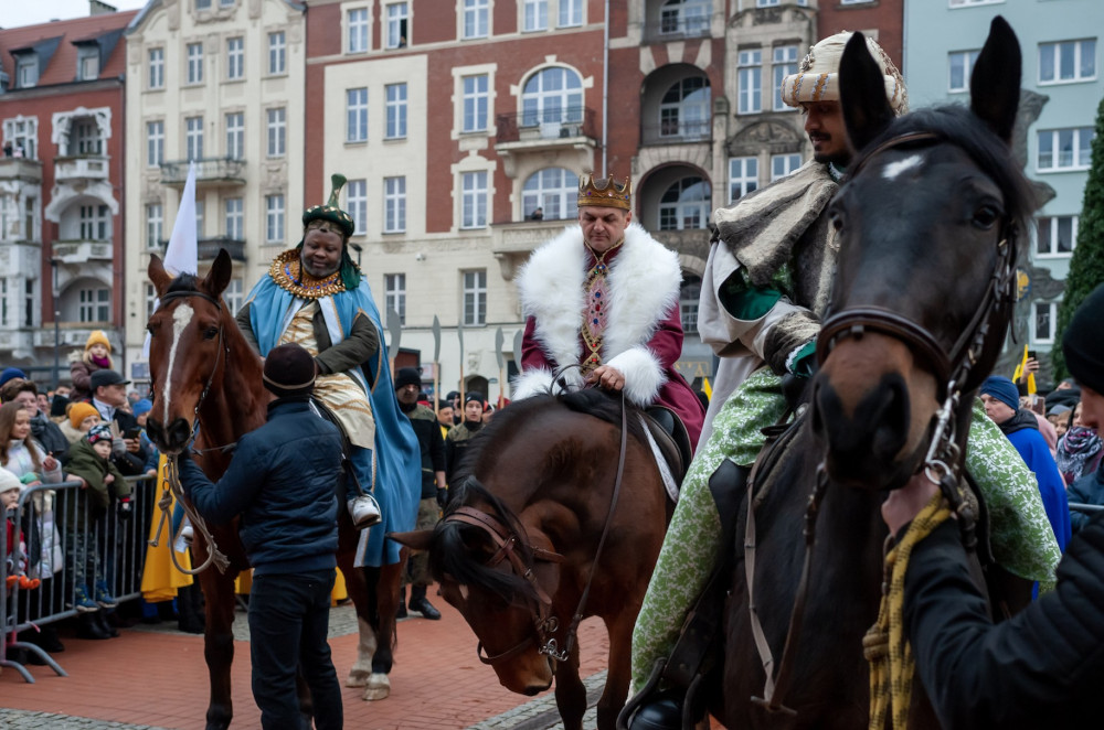 [ZDJĘCIA] Orszak Trzech Króli przeszedł ulicami miasta
