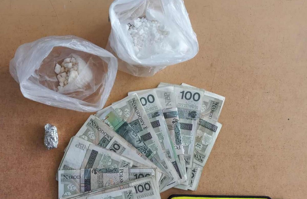 33-latek z policyjnym dozorem. Powód? Wpadł na posiadaniu narkotyków