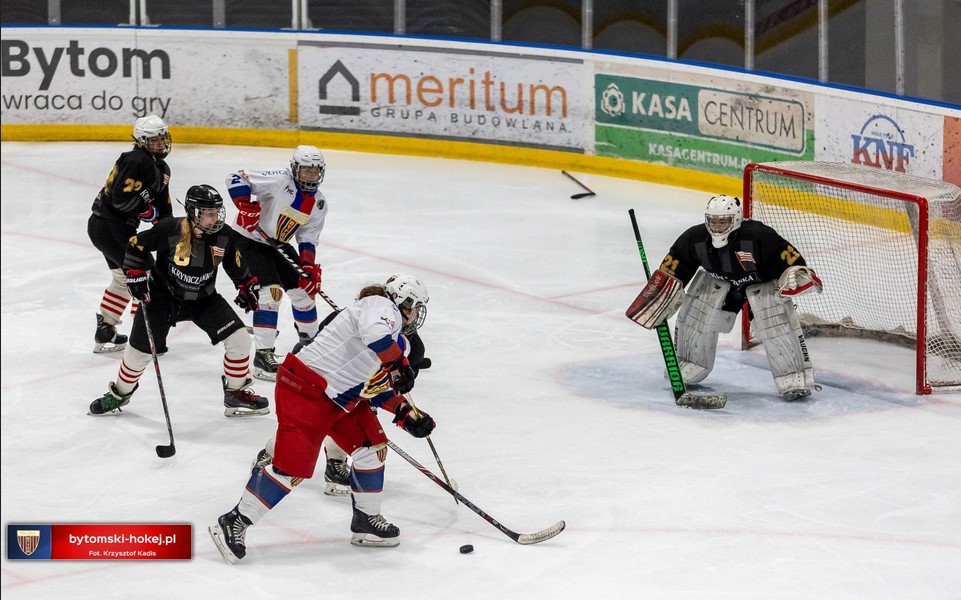 Hokeistki Polonii Bytom pokonały Cracovię