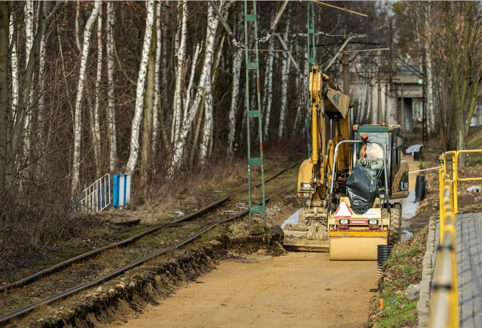 Trwa przebudowa torowiska tramwajowego na Stroszek. Jak wygląda postęp prac?