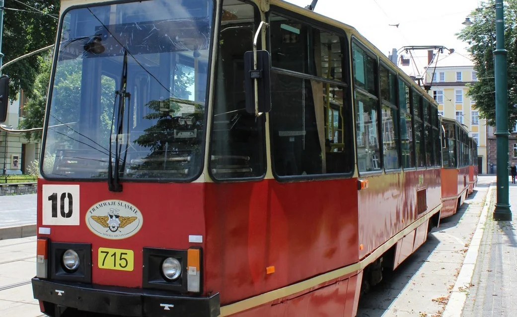 Wznowiony ruch tramwajów w Chorzowie na ul. 3 Maja. Będzie tymczasowa linia na 10