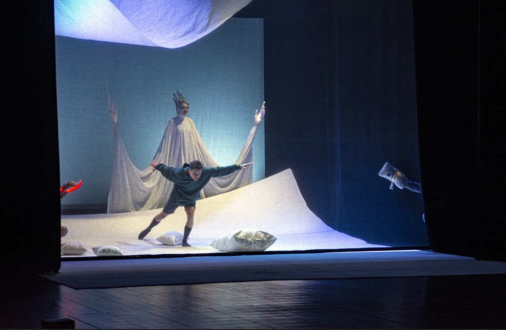 Spektakl „Opowieści z Narnii” na zakończenie ferii w Beceku