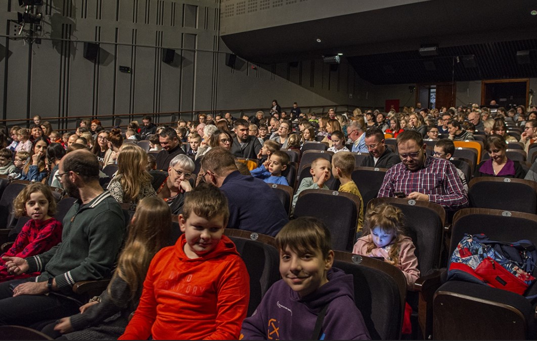 Spektakl „Opowieści z Narnii” na zakończenie ferii w Beceku