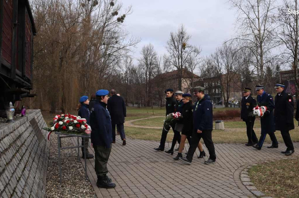 Bytomscy policjanci pamiętają o ofiarach Tragedii Górnośląskiej