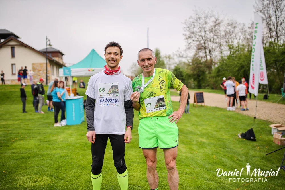 Wiosenna edycja biegu "Botaniczna Piątka Mikołów" w ŚOB 1 maja 2023