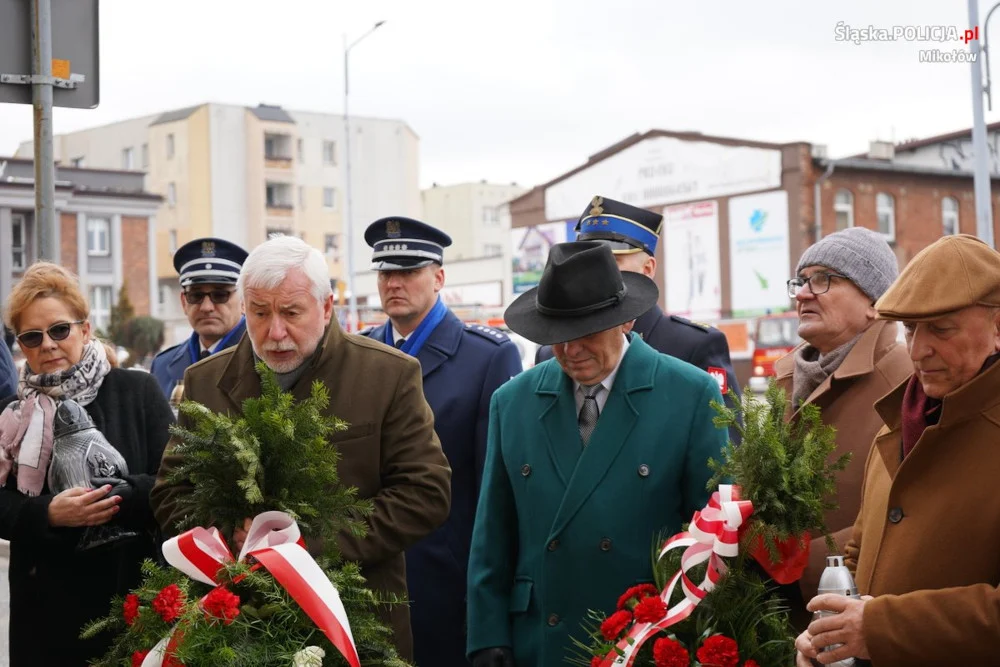 [FOTO] Policjanci oddali hołd ofiarom Tragedii Górnośląskiej