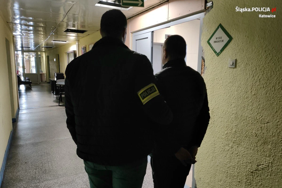 Włamywacz plądrujący mieszkanie, zatrzymany na gorącym uczynku