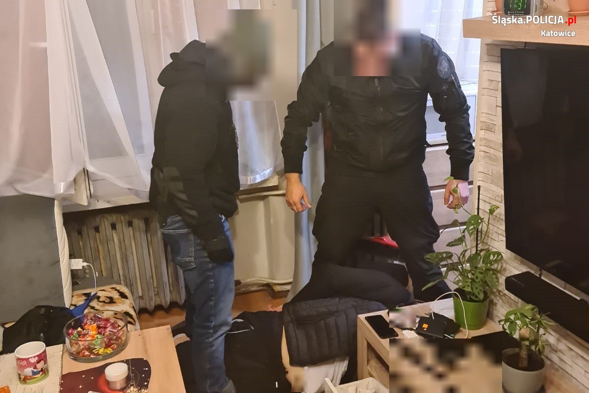 Włamywacz plądrujący mieszkanie, zatrzymany na gorącym uczynku