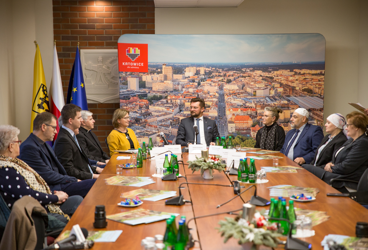 Już jedenasty raz Katowice wydały "Kalendarz Trzech Religii"