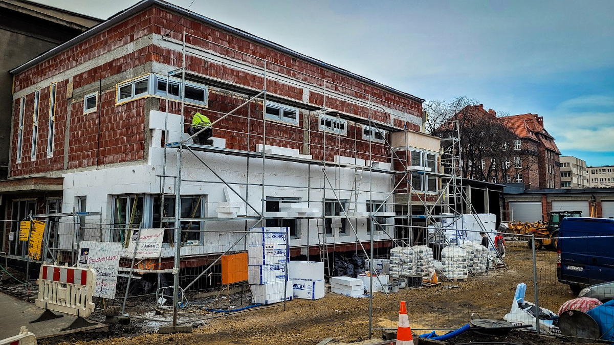 Bebok będzie witał odwiedzających bazę MPGK przy ul. Bankowej